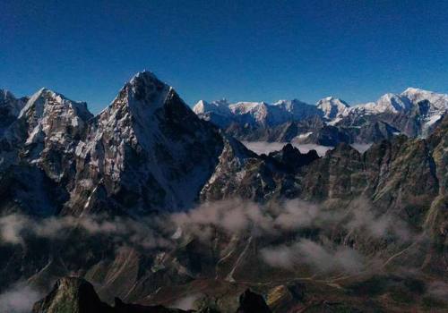 Lobuche Peak 